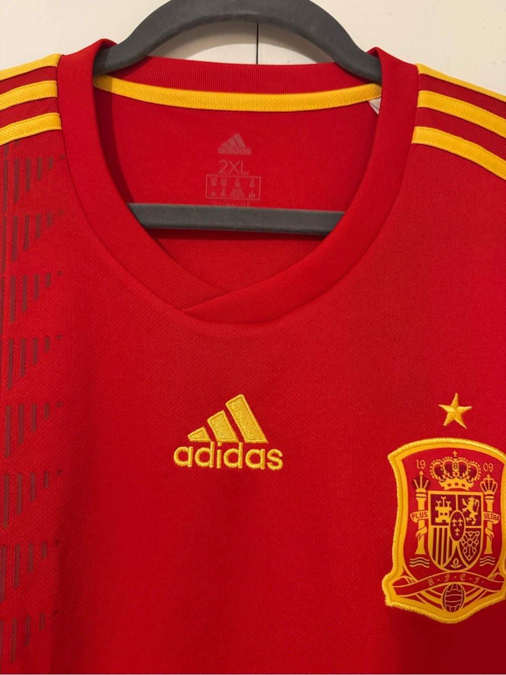 Adidas Spain 2018 World Cup Home Kit - Size XXL - Picture 3 of 3